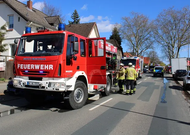Die Feuerwehrr war am Einsatzort Hamburger Straße in Winsen tätig | Foto: gi