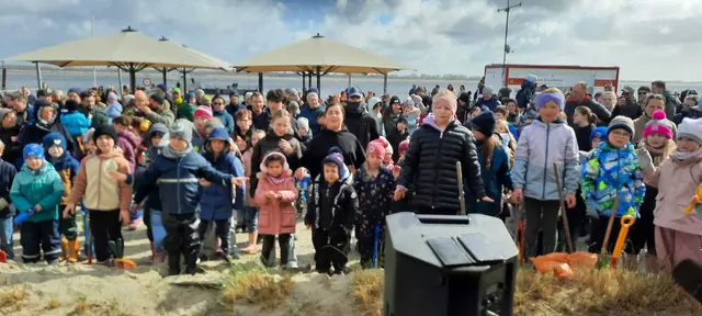 Bühnenshow für Kinder auf Krautsand  | Foto: ig