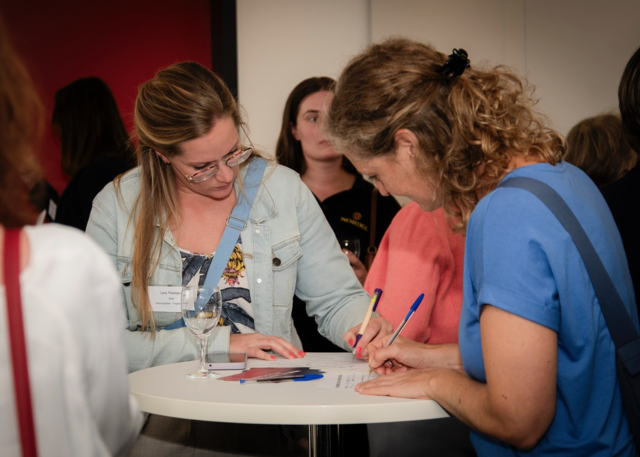 Die Treffen bieten Möglichkeit zum persönlichen Austausch | Foto: Carina Schrödter