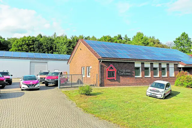 Ein anschauliches Beispiel in Jesteburg: Der Firmensitz der Experten für erneuerbare Energie Bohlmann &amp; Hoffmann  | Foto: Bohlmann &amp; Hoffmann