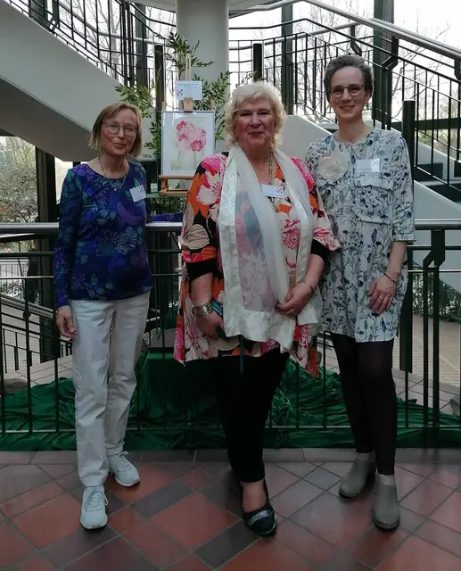 (v. l.) Vorsitzende Karin Tolla, Patin Marion Humbert-Oyss und Pressewartin Imke Toschka-Dierks | Foto: Gemeinde Neu Wulmstorf