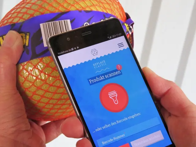 Mit der App "Replace Plastic" gibt der Nutzer dem Hersteller Rückmeldung zu Verpackungen | Foto: Jennifer Timrott