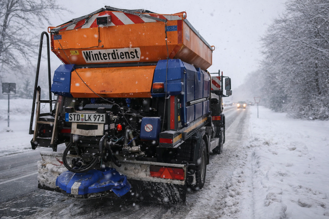 Im vergangenen Winter mussten die Streufahrzeuge des Landkreises Stade bsonders häufig ausrücken | Foto: LK Stade/KI-generiert