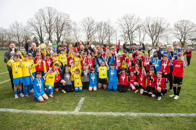 Diese vier Teams haben sich für das Finale in Bremen qualifiziert: Rotenburger SV, JfV Union 18, VfL Maschen, VfL Güldenstern Stade | Foto: Verena Hornung