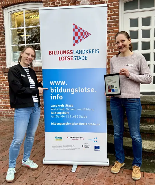 Hanna Münster-Bortig (li.) und Dr. Anja Burchert vom Bildungsbüro des Landkreises Stade haben die Ganztagsbetreuung im Landkreis Stade begutachtet und einen umfassenden Bericht dazu erstellt | Foto: Nina Dede/LK Stade