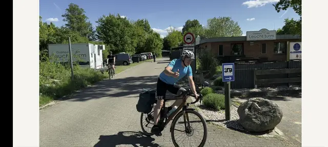 Hobbyradfahrer Sven Voigtländer bei der Spendentour 2025  | Foto: Saalkreisdinos