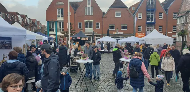 Treffpunkt am verkaufsoffenen Sonntag: der Ringelmarkt in Buxtehude  | Foto: Altstadtverein