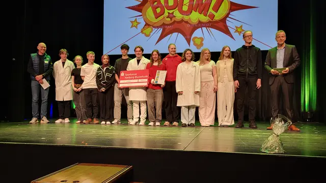 "Boom" machte es zu Beginn der Präsentation über den Wasserstoff | Foto: sh