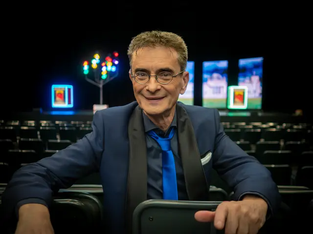 Mathias Richling wird von vielen Kritikern als der beste Parodist der deutschen Kabarett-Szene gefeiert  | Foto: LanJu Fotografie