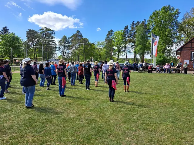 Beim Line Dance tanzt jeder für sich und doch mit der Gruppe | Foto: MTV Hanstedt
