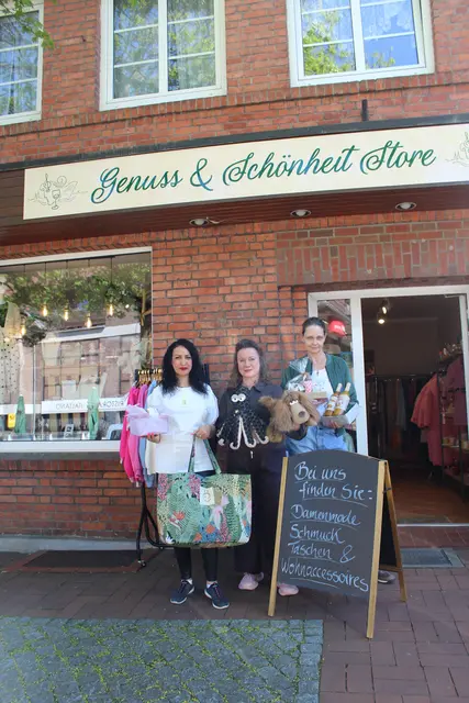 Inhaberin Marina Ahrens (Mitte) mit ihrem Verkaufsteam | Foto: jvp