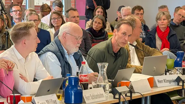 Forderte eine Resolution an die Bundesregierung: Willy Klingenberg (3. von links, Freie Wähler)