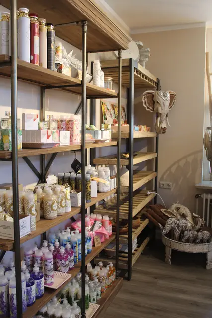 Seifen, Cremes und mehr - das breite Sortiment für die Schönheit  | Foto: jvp