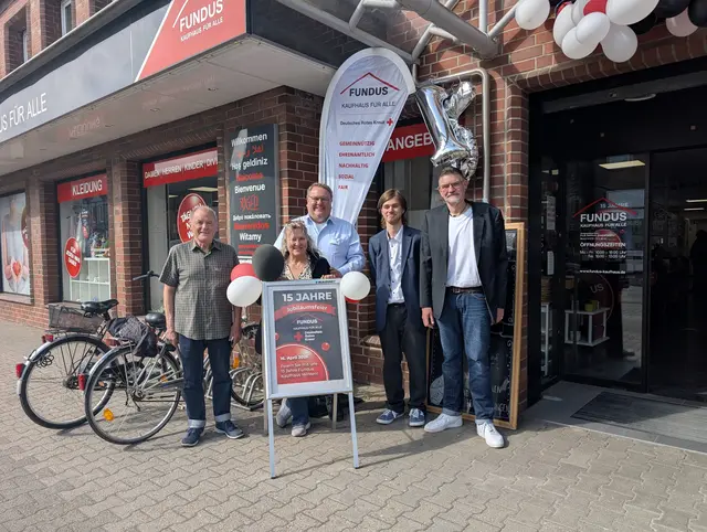 Nur eine kleine Auswahl des Fundus-Teams - von links: Dieter Rassmann, Petra el Tabil, Geschäftsführer Frank Rehmers, Yoshi Morrisson und Marcus Maizak