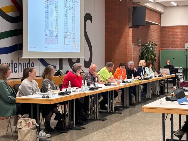 Ein wichtiger Abend in Buxtehuder: Die Verwaltung stellt einen Vorschlag für die nächsten Schritte im „Masterplan Grundschulen“ vor | Foto: pau