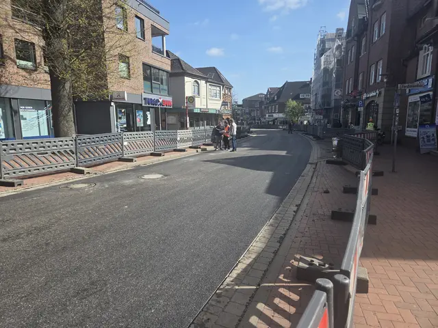 Die Kanaldeckel sind eingepasst | Foto: André Welle