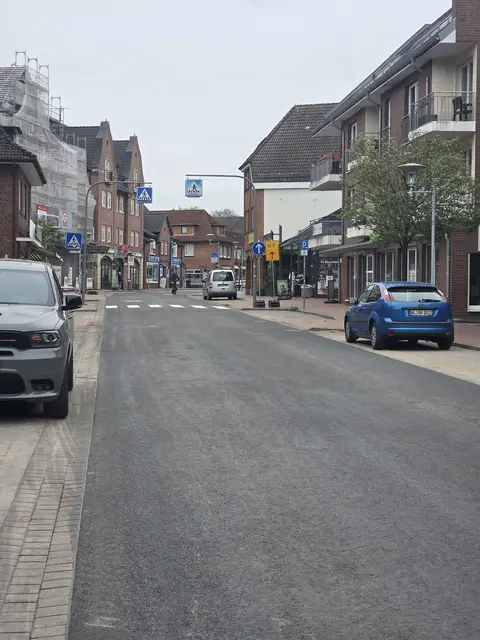 Freitagnachmittag: Die neue Straße ist für den Verkehr wieder freigegeben | Foto: André Welle