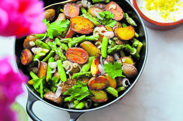 Die Spargelpfanne – kulinarischer Höhepunkt auf dem Spargelfest | Foto: Cassenshof