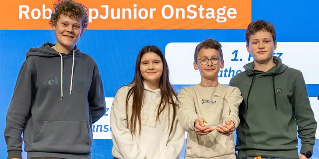 Das Team "atheAmadeus" freut sich über den DM-Titel | Foto: Athenaeum