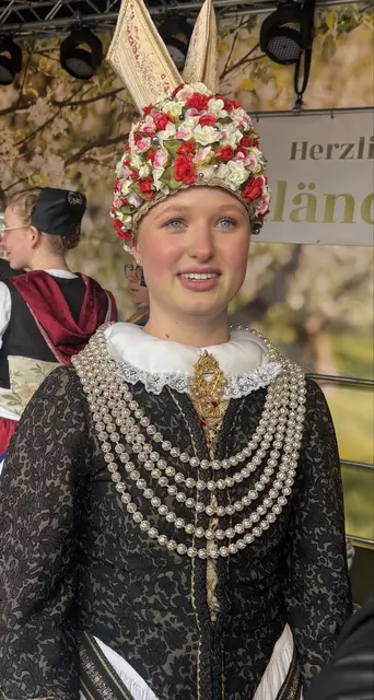 Anna Faby ist die neue Blütenkönigin im Alten Land | Foto: sts