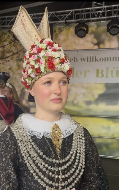 Die neue Altländer Blütenkönigin | Foto: sts 