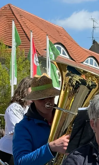 Strahlender Sonnenschein und Blasmusik aus Winsen Luhe | Foto: Stadtorchester Winsen
