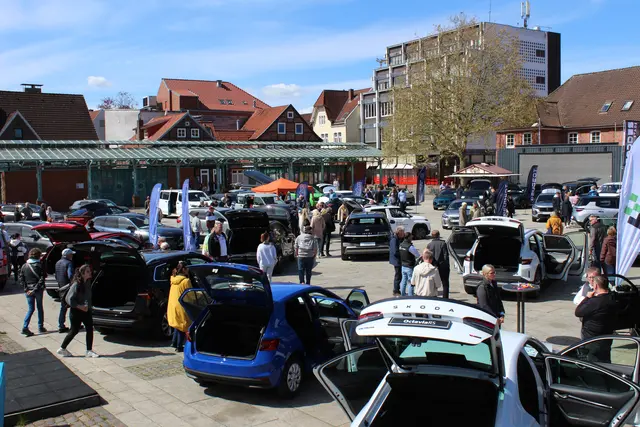 Gut besuchte Autoschau Am Sande | Foto: Constanze Reiß