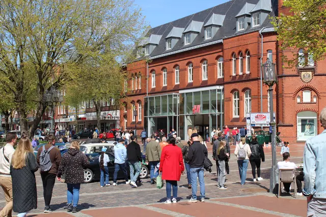 Oldtimerschau am Pferdemarkt | Foto: Constanze Reiß