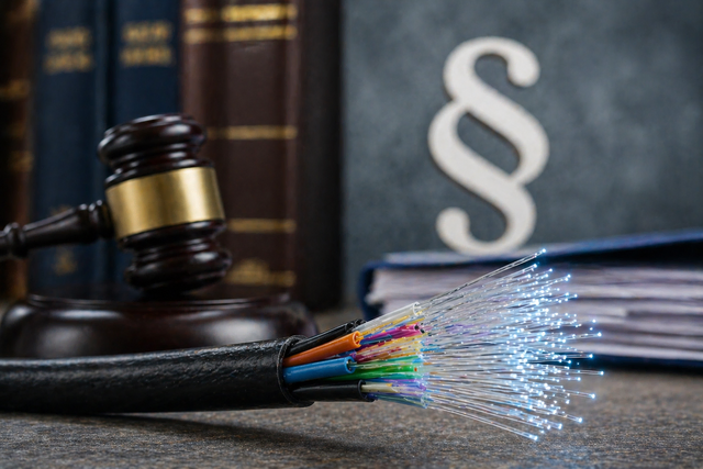 Im Streit um Open Infra rücken vertragliche Fragen, Anbieterwechsel und juristische Auseinandersetzungen zunehmend in den Fokus | Foto: KI-generiert