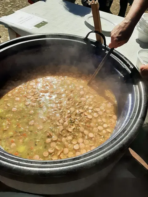 Sehr begehrt: die leckere Suppe | Foto: Kranzbinder Beckdorf