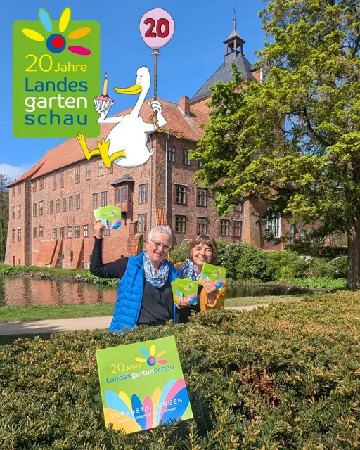 Auch in der Tourist-Information liegt die Broschüre - hier die Titelseite - zum Mitnehmen bereit | Foto: Stadt Winsen