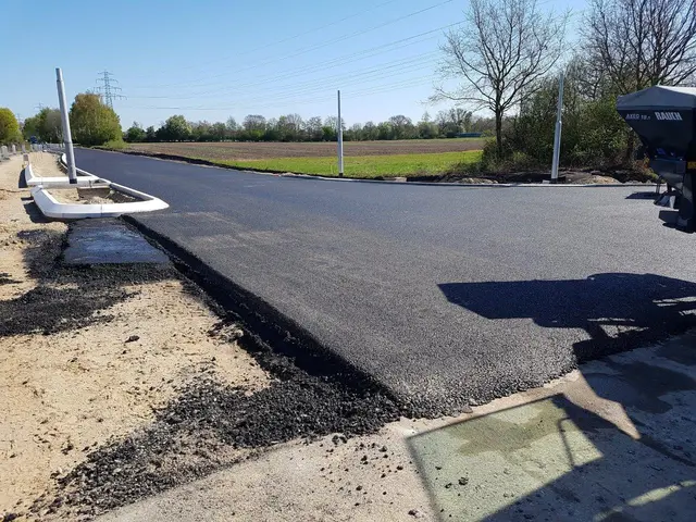 Beim Um- und Ausbau der Osttangente wurden die ersten Straßenbereiche bereits asphaltiert | Foto: Landkreis Harburg
