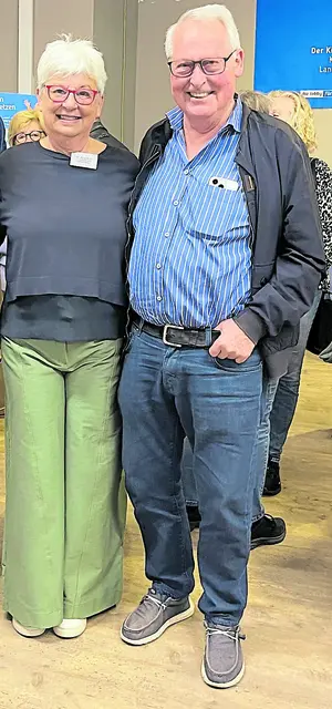 Dieter Hoth unterstützt auch den Kinderschutzbund. Hier mit der Vorsitzenden Dr. Anne Buhr vom Kreisverband Landkreis Harburg | Foto: Axel-Holger Haase