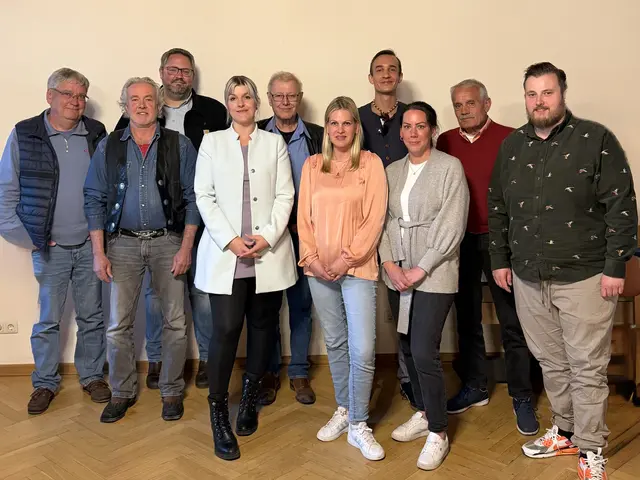 Der neue Vorstand: 
V.l. Thomas Hempel, Uwe Kanngießer, Matthias Knorr, Juliane Stender, Jürgen Brehmer, Jacqueline Henk, Finn Kafczyk, Isabell Hempel, Wolfgang Vogel, Sven- Uwe Sievers
 | Foto: Bürger- und Verkehrsverein