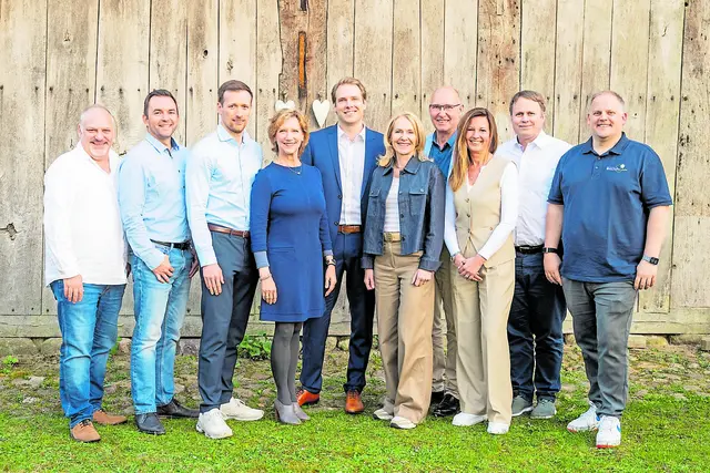 Das Team der Buchholzer Wirtschaftsrunde (v. li.): Helge Fétz, Marco Daencke, Michel Peters, Tari Van Noy, Oliver Weiß, Corinna Horeis, Arndt Bömelburg, Miryam Büttner, Christoph Kunst, Niels Nübel. Nicht auf dem Foto: Caroline Zimmermann-Cordesmeyer und Frauke Petersen-Hanson