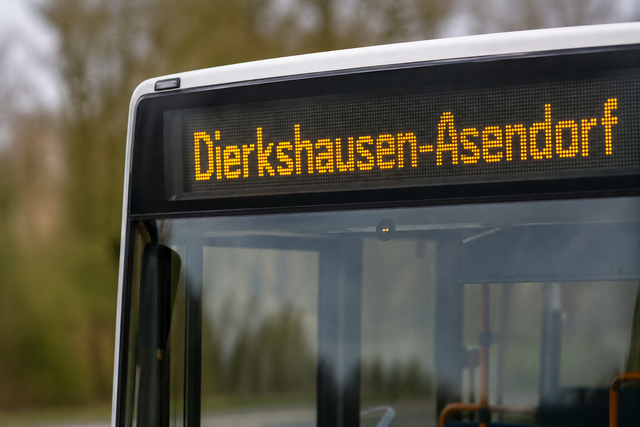 Busanzeige (Symbolbild) | Foto: KI