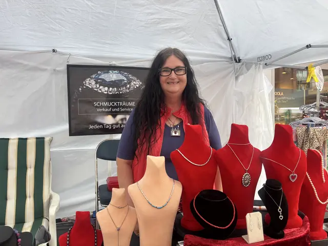 Ihr Hobby heißt "Schmuckträume" und sie ist schon lange dabei: Jutta Steffens (61) | Foto: sts