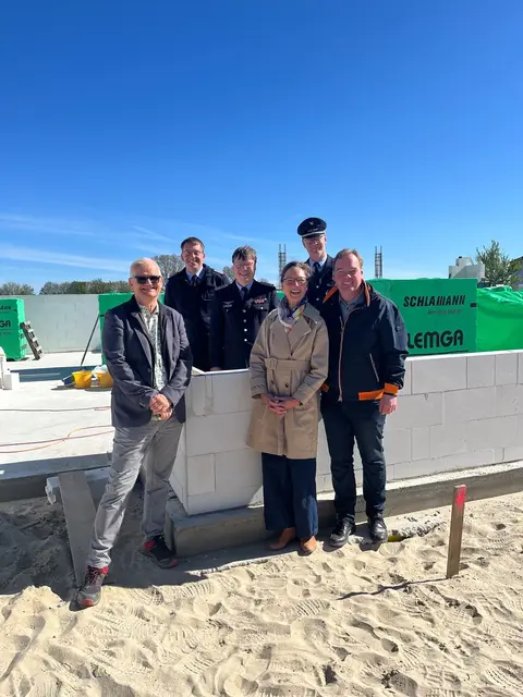 Von links: Architekt Henning Reinhard, Nils Weselmann, Martin Porth, Hednrike König, Uwe Ehlers, André Wiese | Foto: Stadt Winsen