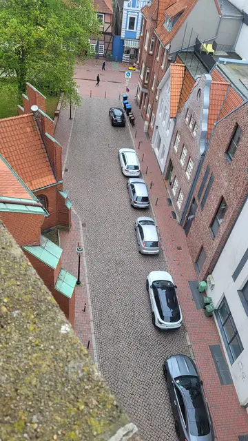 Blick von der Plattform: Es geht 20 Meter in die Tiefe