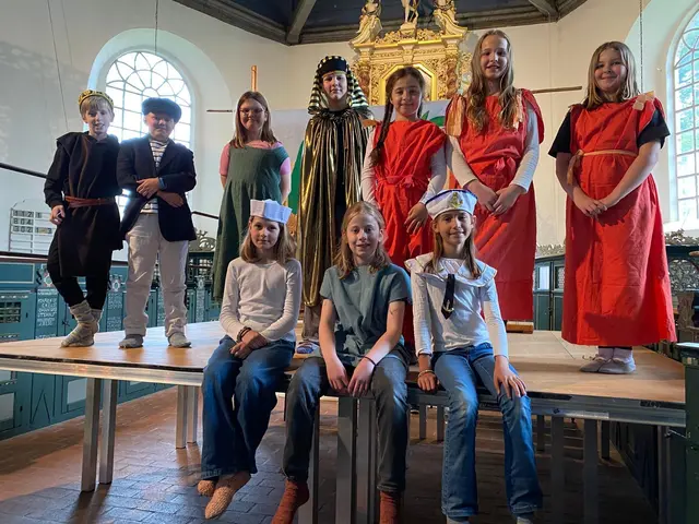 Die Kinderkonfirmanden erzählen beim Familiengottesdienst eine altbekannte Geschichte neu | Foto: Kirchengemeinde St. Matthias Jork