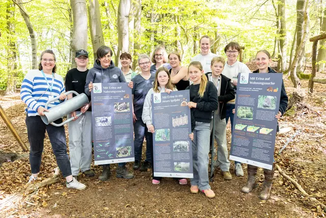Mehr Teamwork geht nicht: Gemeinsam mit der Igelpflege
Gellersen und den Kindern des Wildpark Clubs der IGS Hanstedt haben die Mitarbeitenden der Wildpark-Schule den
Igelpfad realisiert | Foto: Wildpark/Thomas