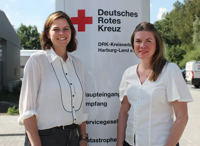 (v.l.) Regine Engelmann (Bereichsleitung Kinder, Jugend und Familie) und Finja Jonas (Verantwortliche Schulbetreuung) planen und koordinieren die Ganztagsschulbetreuung an den Winsener Grundschulen. | Foto: DRK-Kreisverband Harburg-Land e.V.