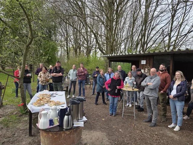 Die Brautpaare und Jubilare bei der Urkundenübergabe | Foto: Hochzeitswald Heidenau