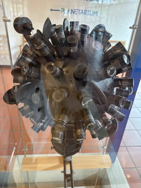 Ein Stück Tüftlergeist: Aus Flaschenverschlüssen gebaut, diente dieser Sternenprojektor bis ca. 1980 | Foto: sts