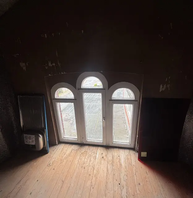 Hier befand sich einst ein großes Treppenhaus, die Fenster lagen damals etwa auf Hüfthöhe | Foto: sts