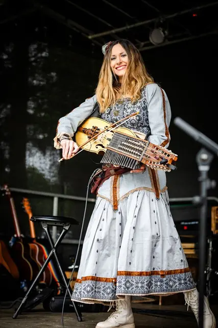 Bia Kuri mit der Nyckelharpa | Foto: Marco Becker