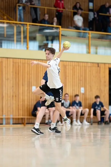Engagiert: Torben Simons (Links Außen) | Foto: Finn-Niklas Meier