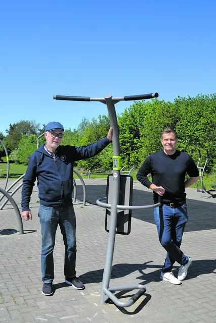 Uwe Lange (li.) und Sebastian Pötzscher haben den Bewegungs- und Begegnungspark initiiert | Foto: bim
