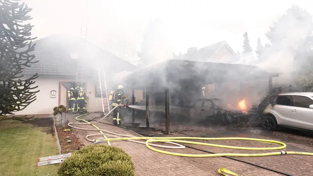 Das Feuer breitete sich schnell aus | Foto:  Rolf Hillyer-Funke/Feuerwehren SG Oldendorf-Himmelpforten   