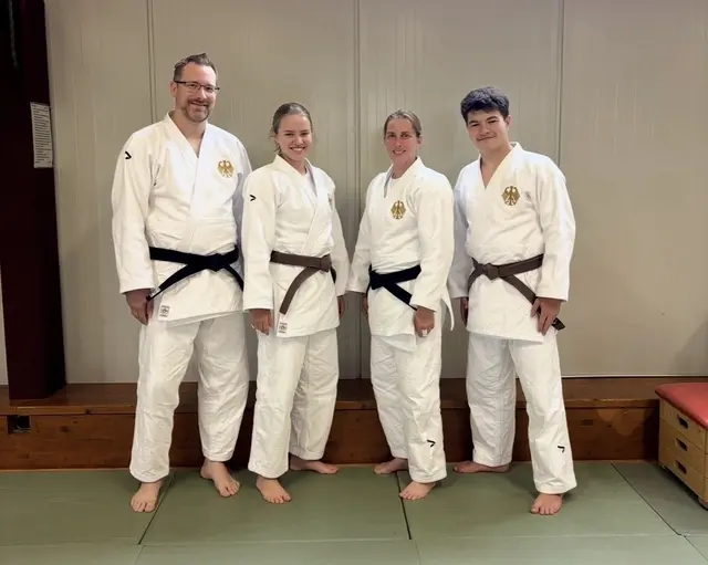 Die beiden Judo-Teams des HSV Stöckte mit (v.l.): Martin Etter, Jette Buchholz, Carolin Charina Jeromin und und Laurenz Degener | Foto: HSV